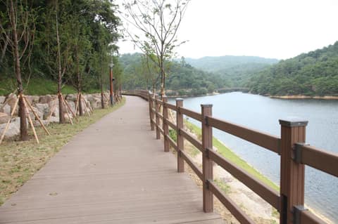 명덕호수공원 수변산책로 사진 1