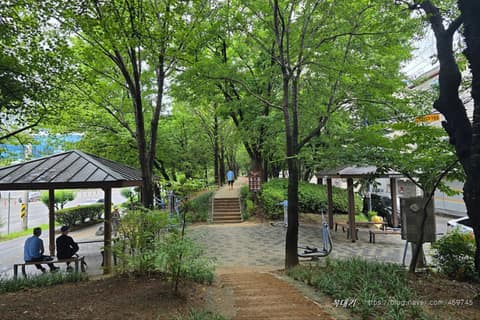 잠두봉 공원 산책로 사진 6