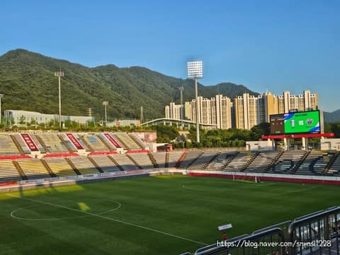 창원축구센터 둘레길 사진 2